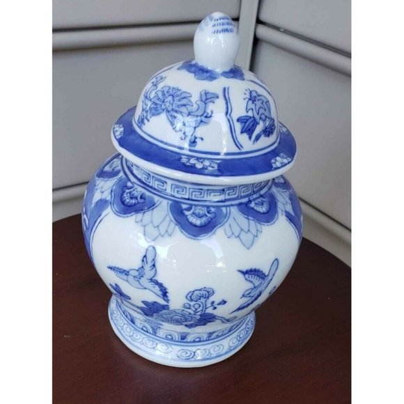 Vintage Blue and White Ginger Jar Urn 9" Handpainted Birds and Flower Porcelain - Picture 2 of 5